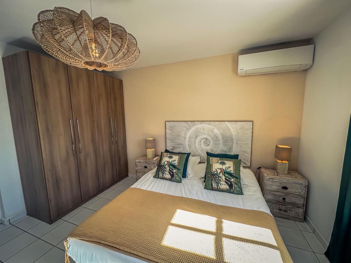 Villa Nomilou Beach Avec Acces Direct Plage 생프랑수아 외부 사진